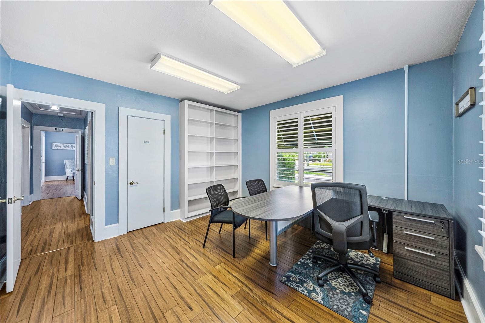 Image 25 of 50 For 139 Avenue C Sw