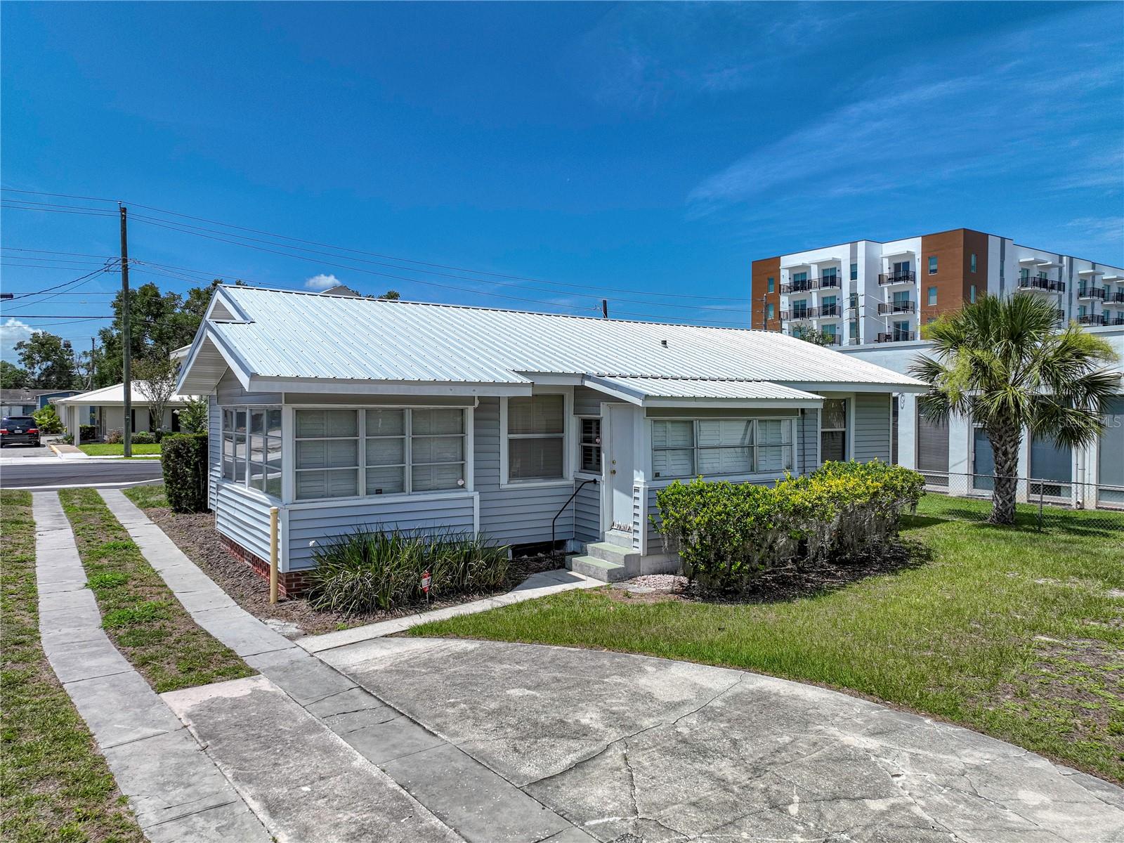 Image 31 of 50 For 139 Avenue C Sw