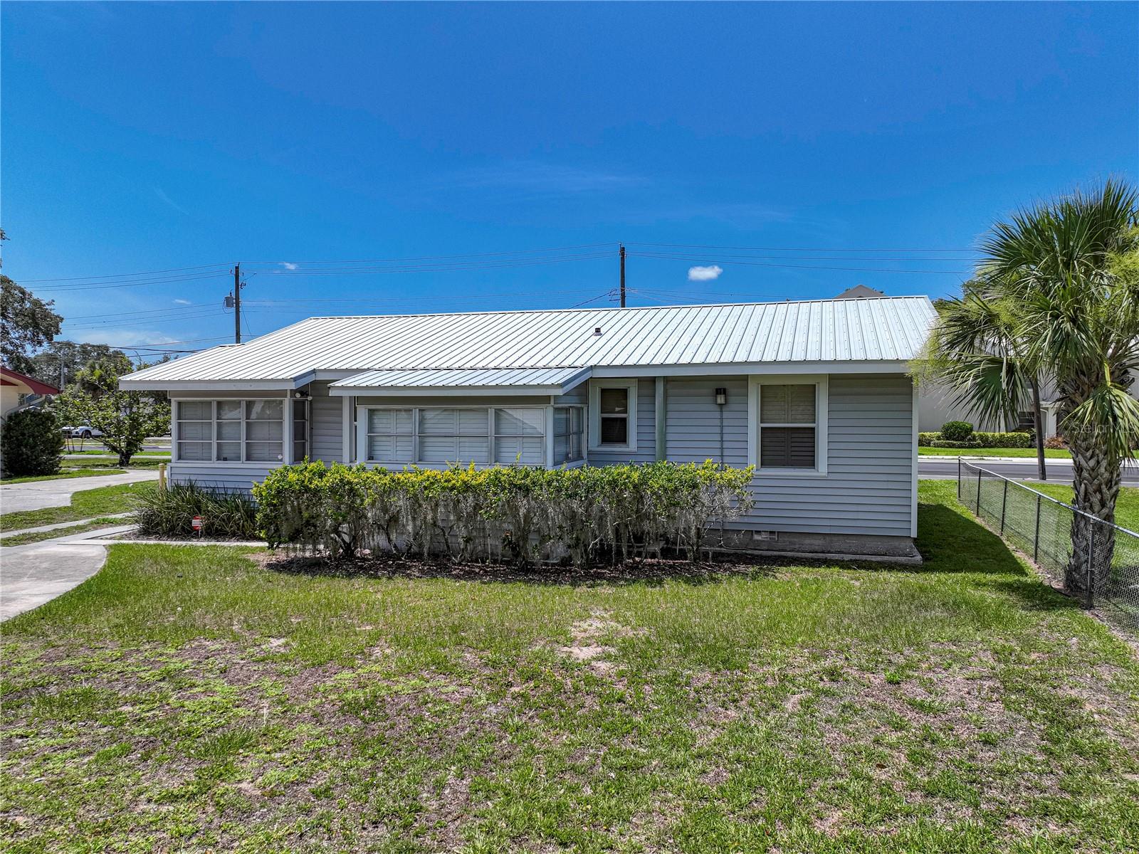 Image 33 of 50 For 139 Avenue C Sw