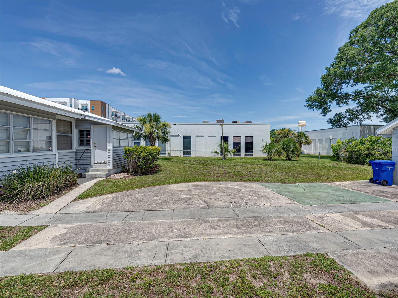 Image 37 of 50 For 139 Avenue C Sw