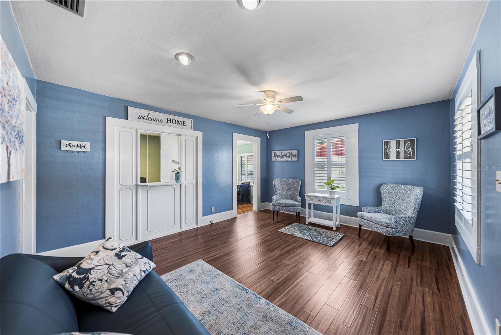 Image 4 of 50 For 139 Avenue C Sw