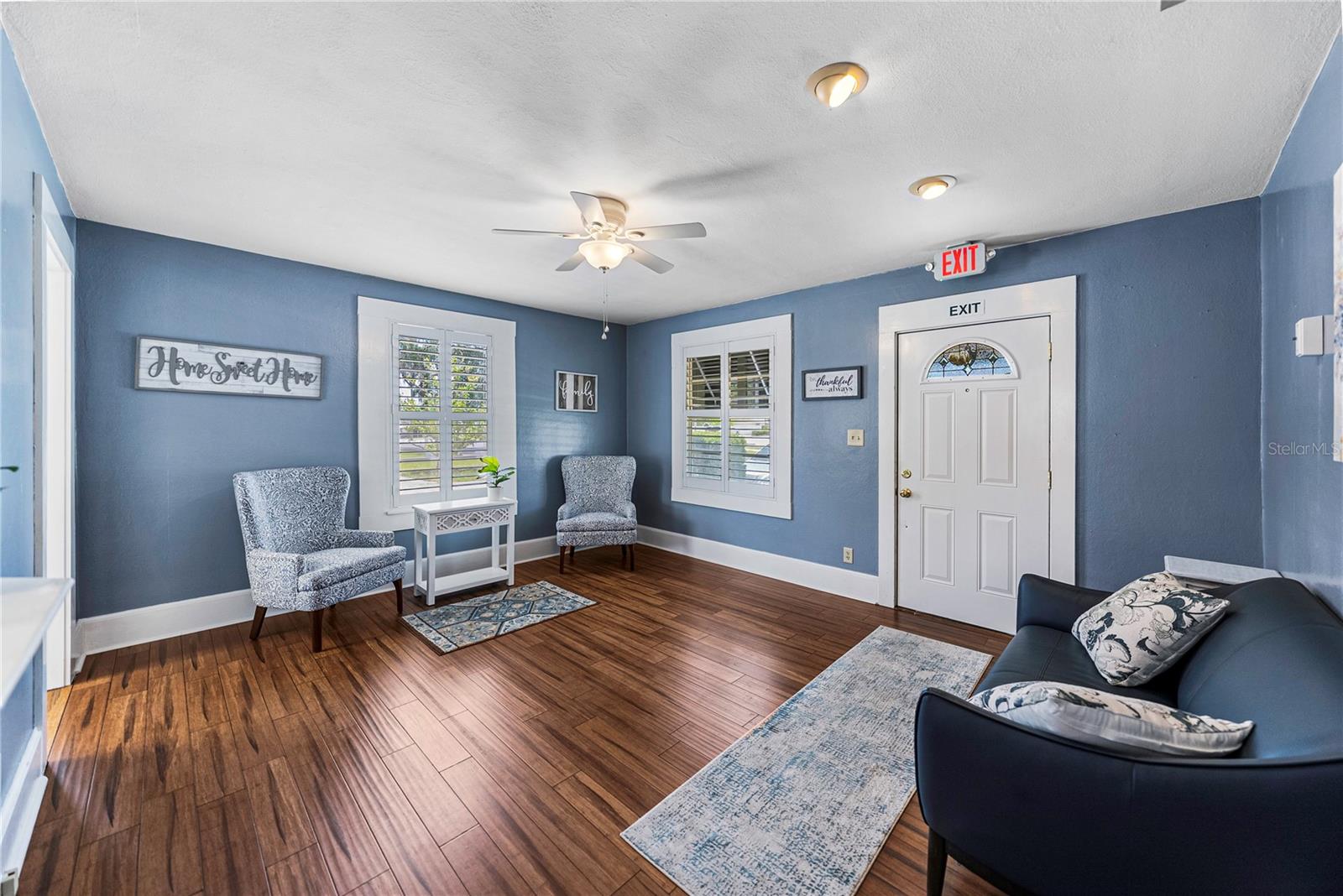 Image 5 of 50 For 139 Avenue C Sw