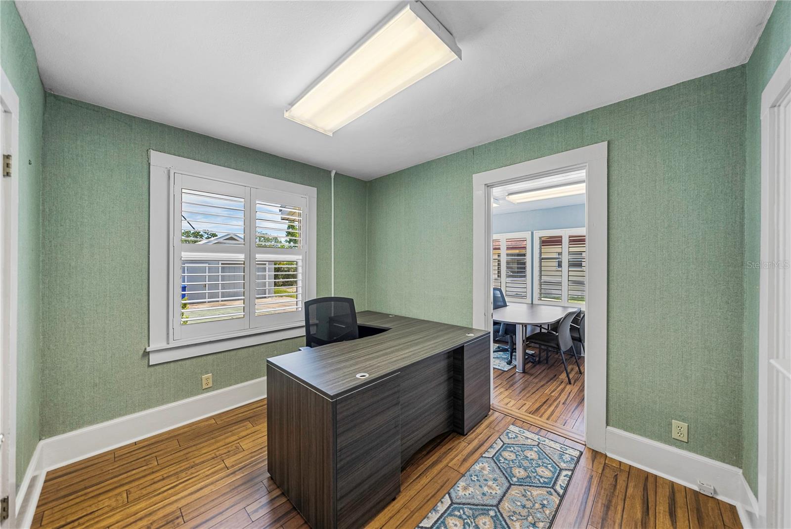 Image 9 of 50 For 139 Avenue C Sw