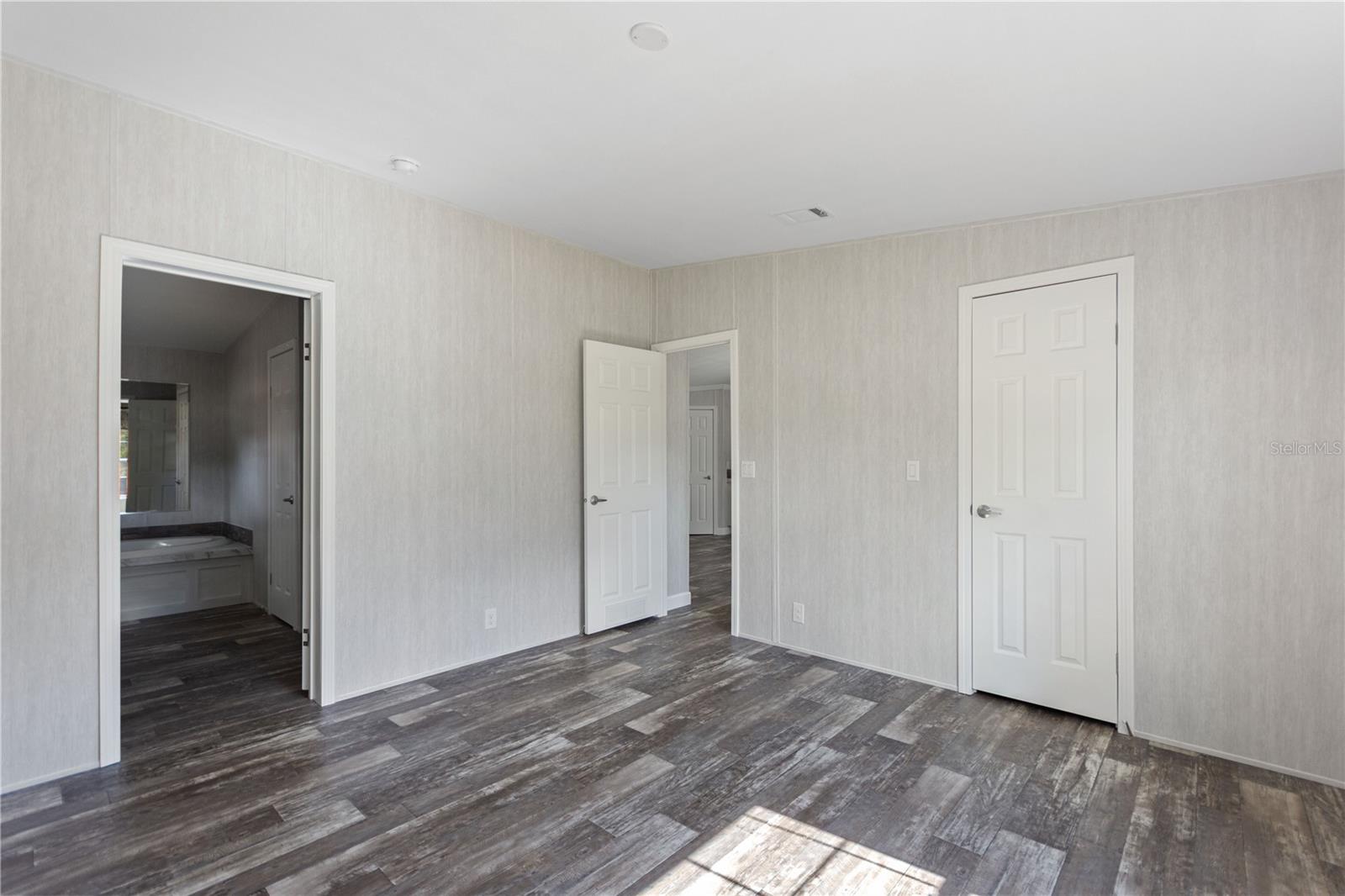 Image 11 of 21 For 46 Candlelight Lane