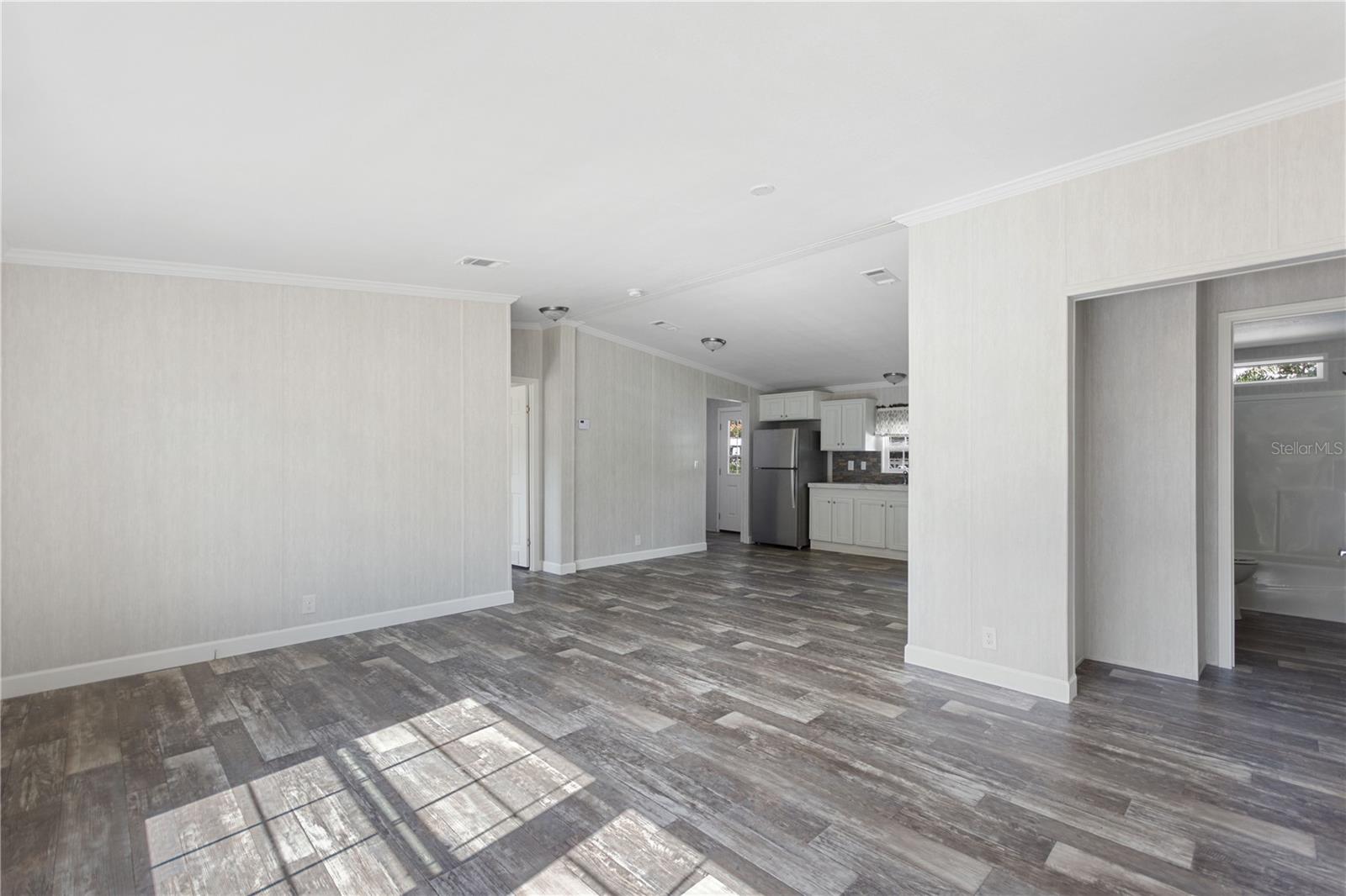 Image 4 of 21 For 46 Candlelight Lane