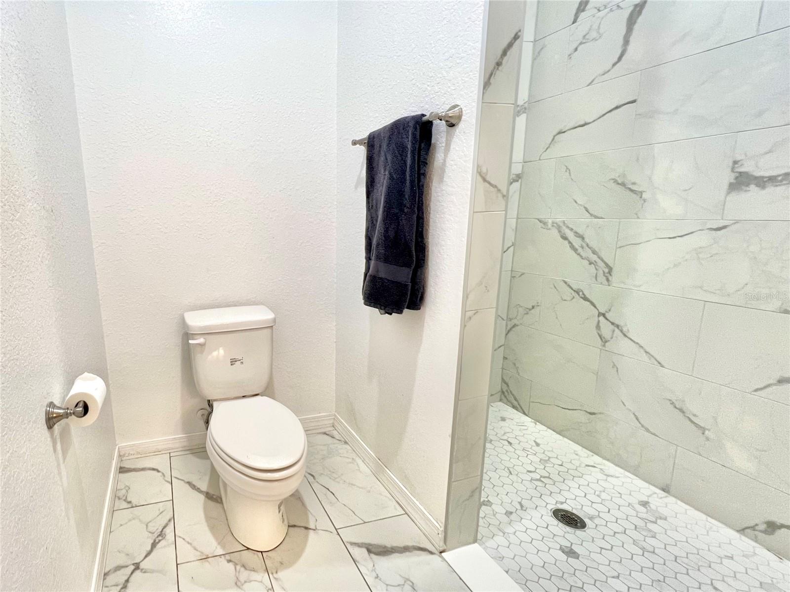 Image 20 of 49 For 6930 Parkwood Street