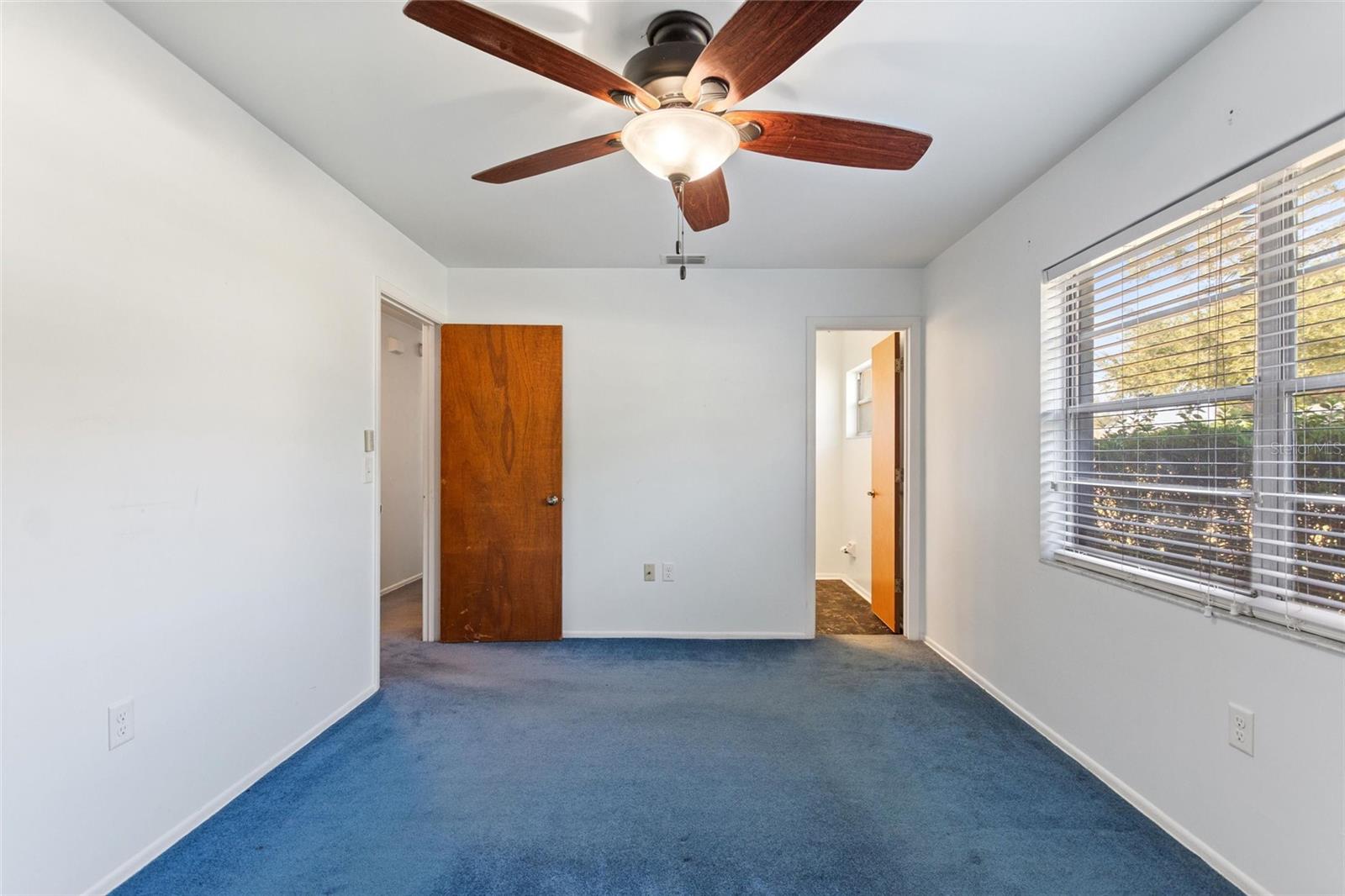 Image 16 of 41 For 221 Dorothy Street