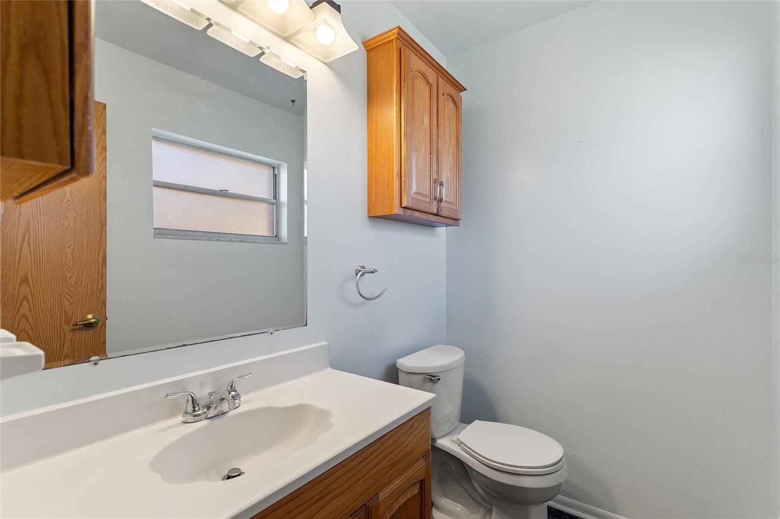 Image 17 of 41 For 221 Dorothy Street