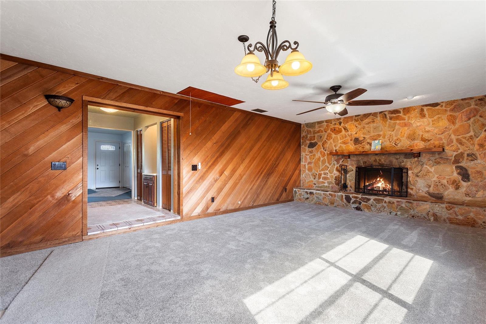 Image 24 of 41 For 221 Dorothy Street