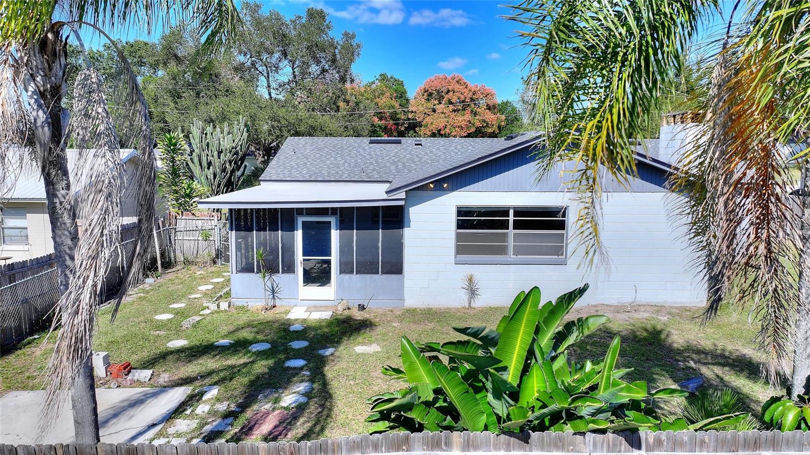 Image 5 of 41 For 221 Dorothy Street