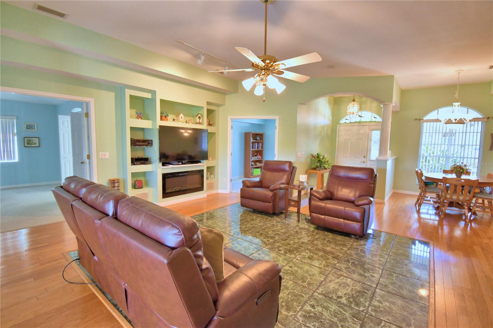 Image 10 of 52 For 240 Golf Aire Boulevard