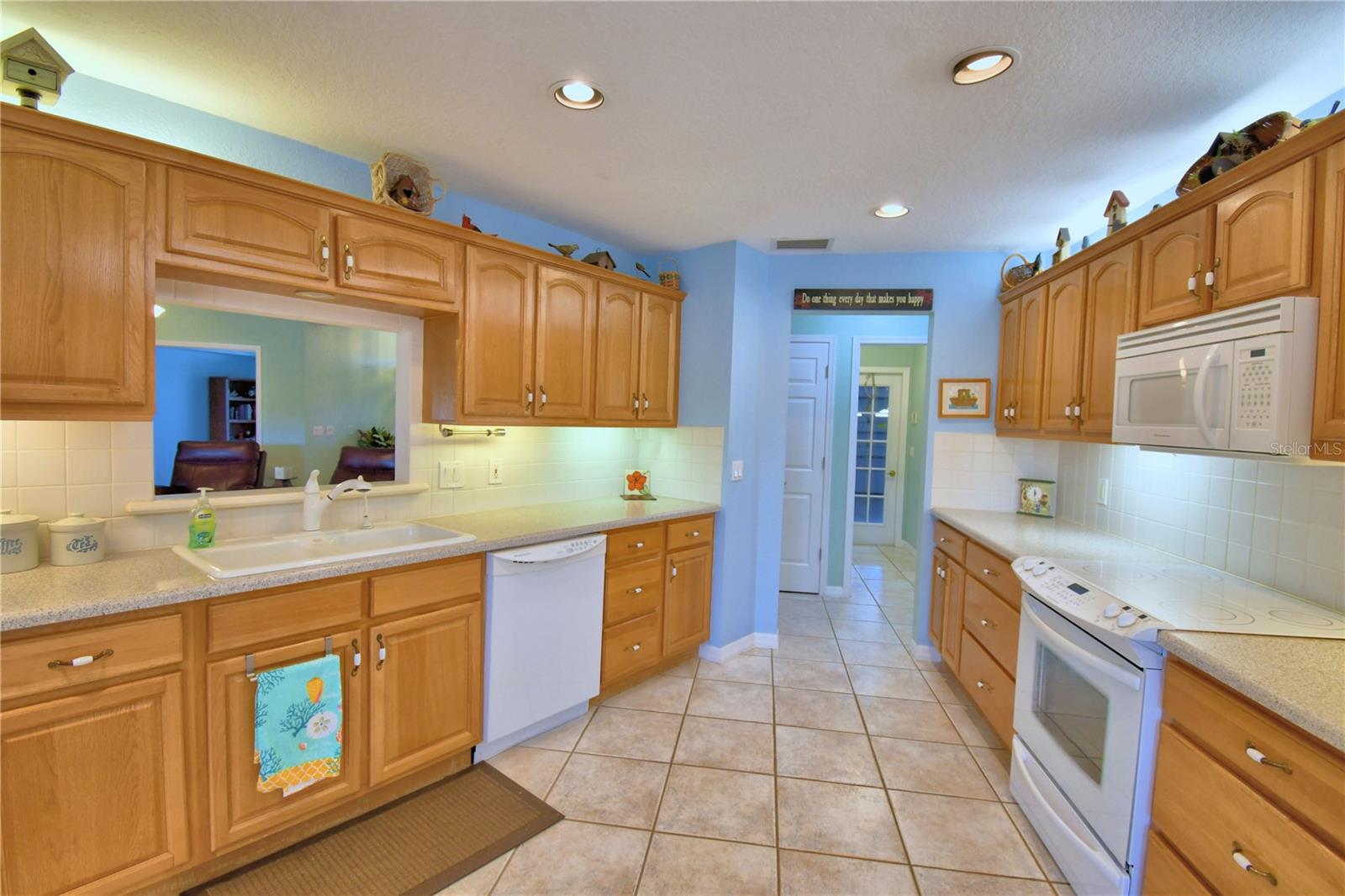 Image 14 of 52 For 240 Golf Aire Boulevard