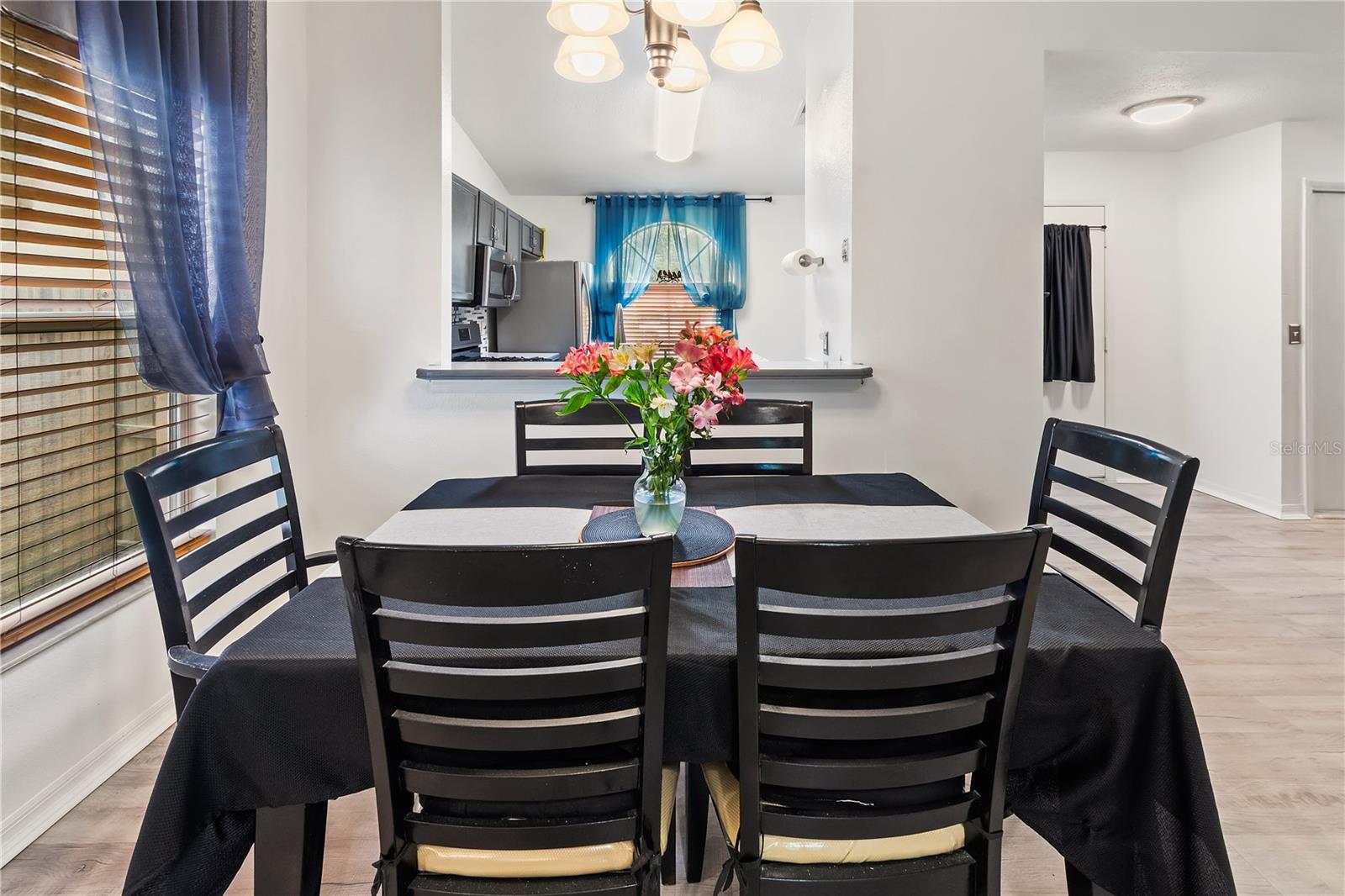 Image 10 of 34 For 7811 Myrtle Oak Lane