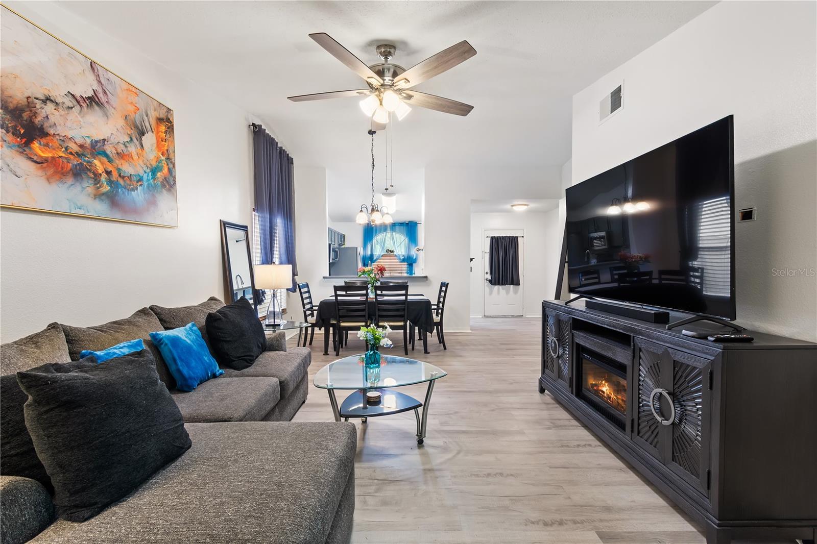 Image 13 of 34 For 7811 Myrtle Oak Lane