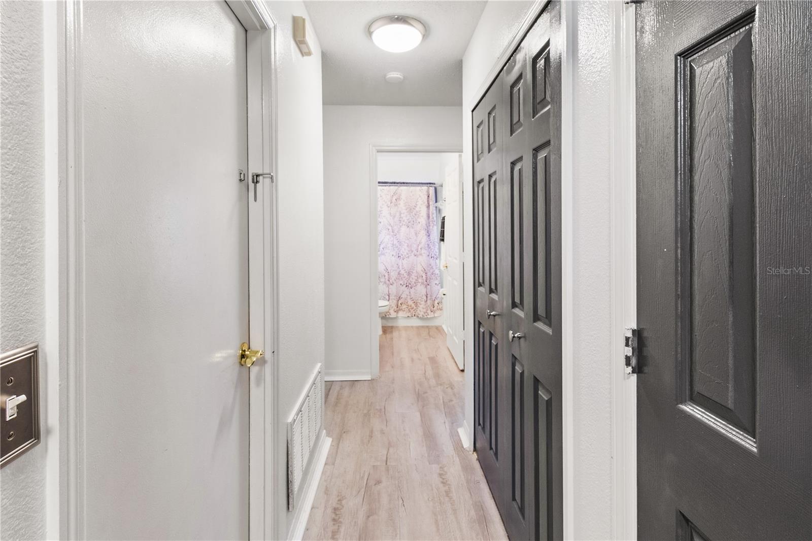 Image 14 of 34 For 7811 Myrtle Oak Lane