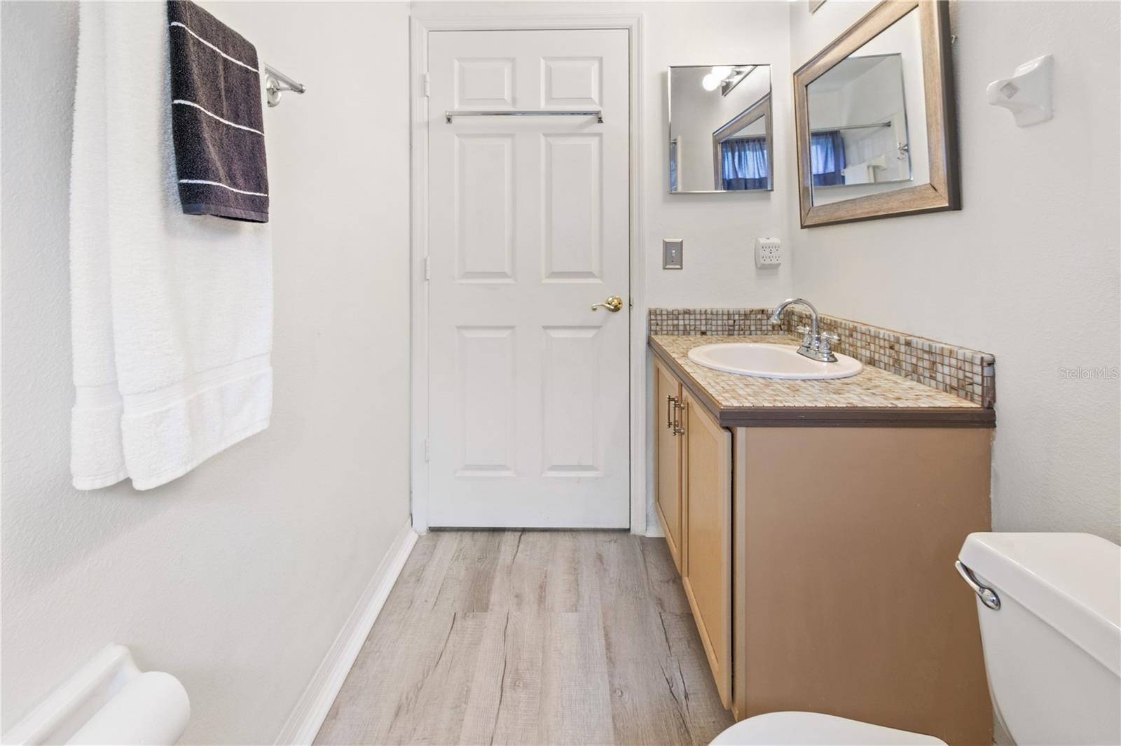 Image 17 of 34 For 7811 Myrtle Oak Lane