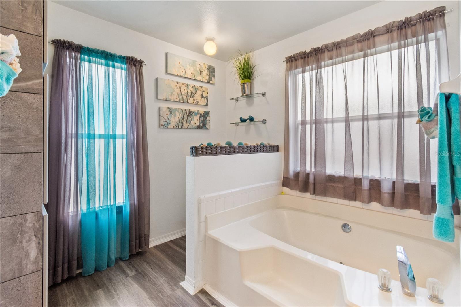 Image 22 of 34 For 7811 Myrtle Oak Lane