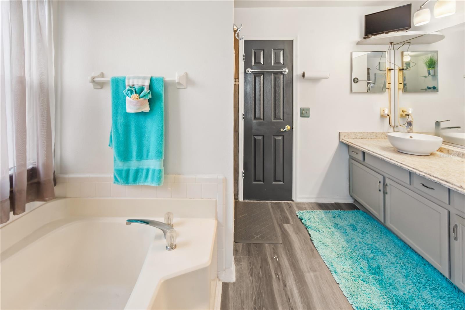 Image 23 of 34 For 7811 Myrtle Oak Lane