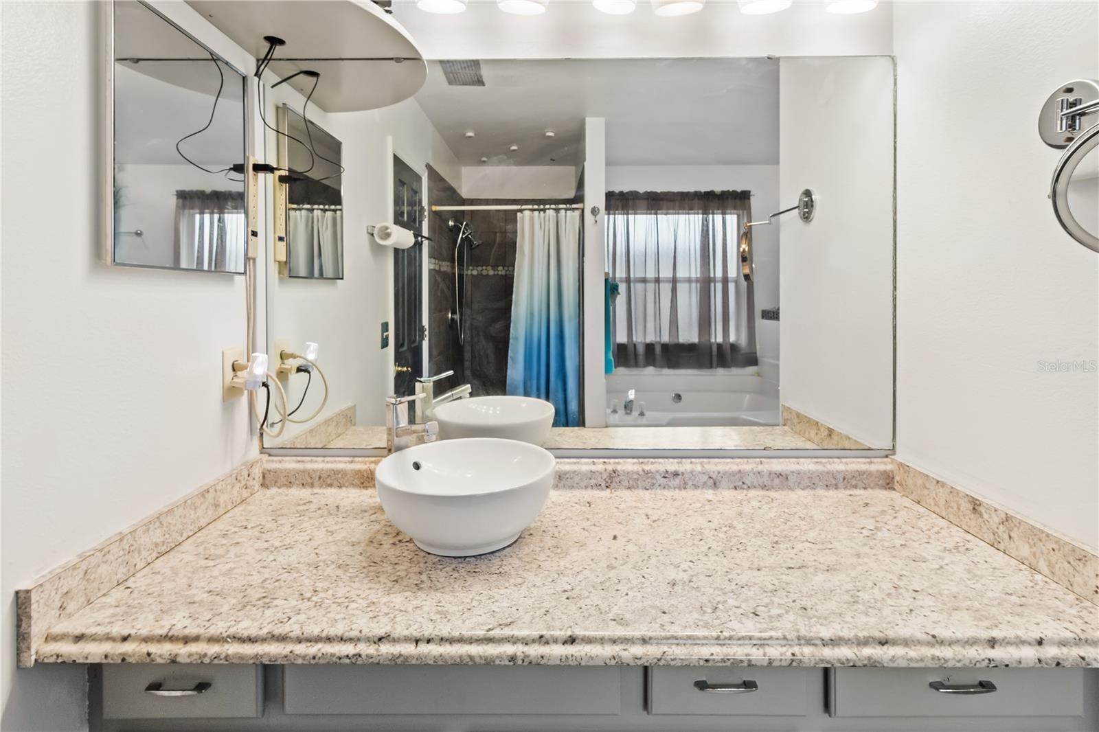 Image 24 of 34 For 7811 Myrtle Oak Lane