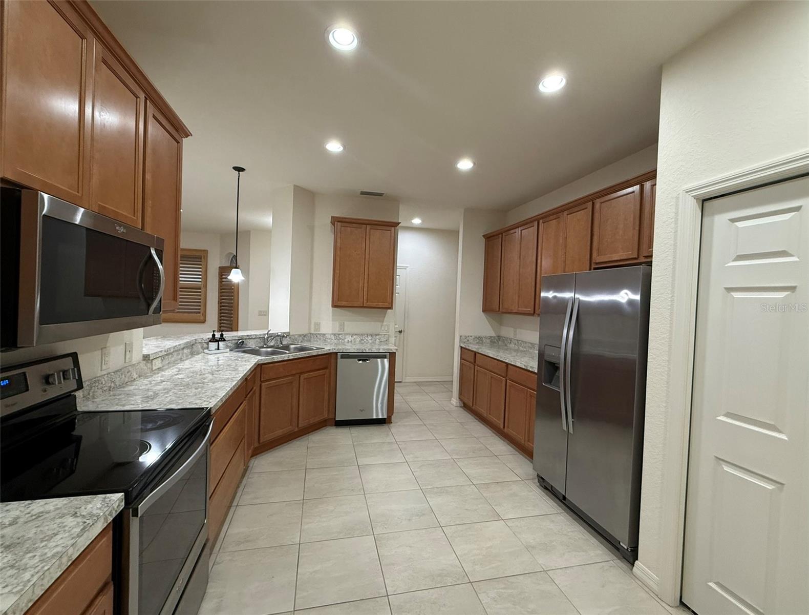 Image 14 of 32 For 1579 Vienna Square Drive