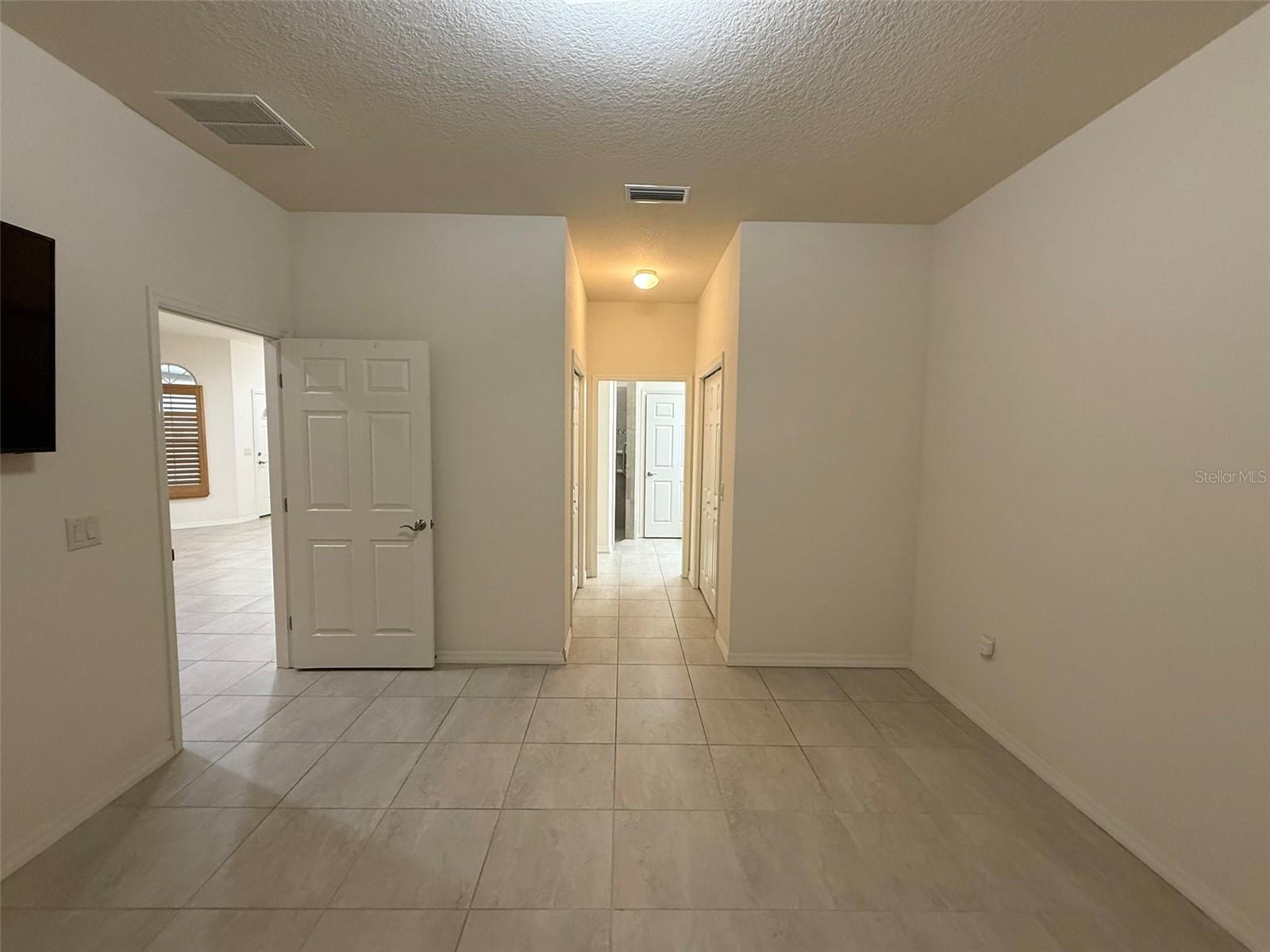 Image 16 of 32 For 1579 Vienna Square Drive