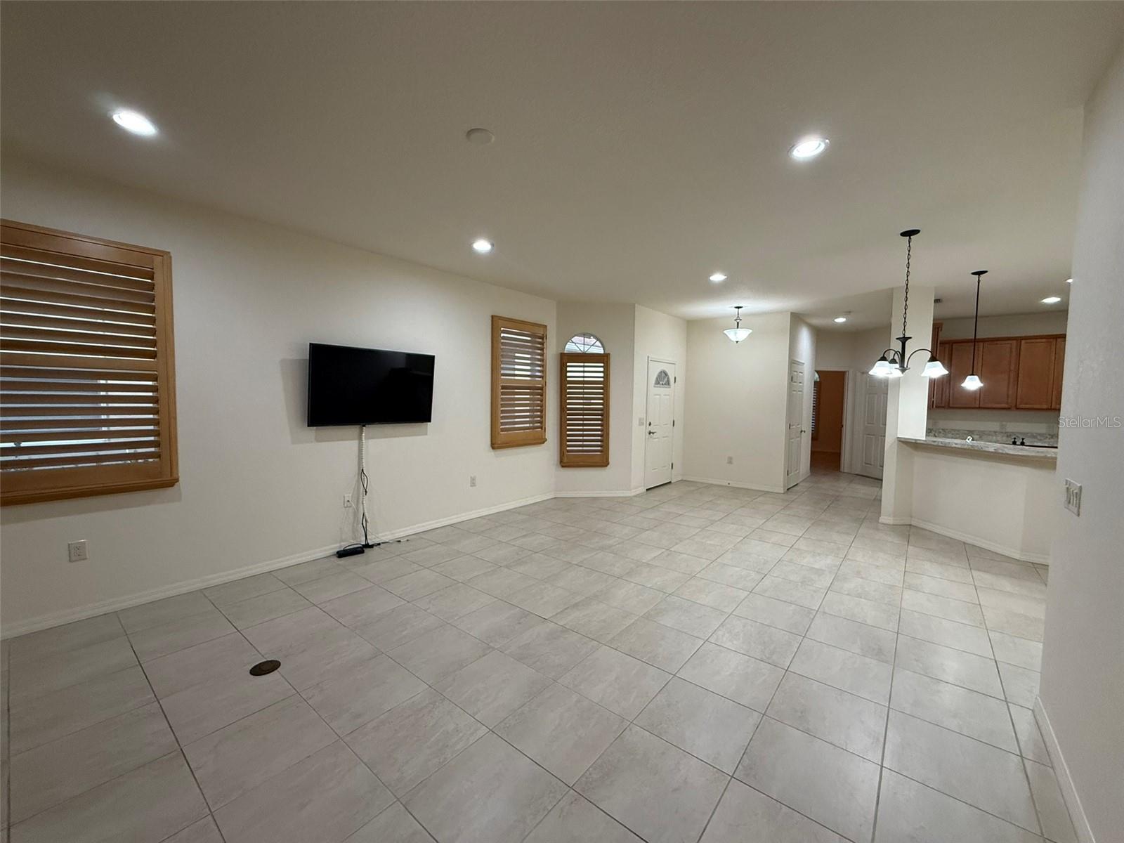 Image 9 of 32 For 1579 Vienna Square Drive