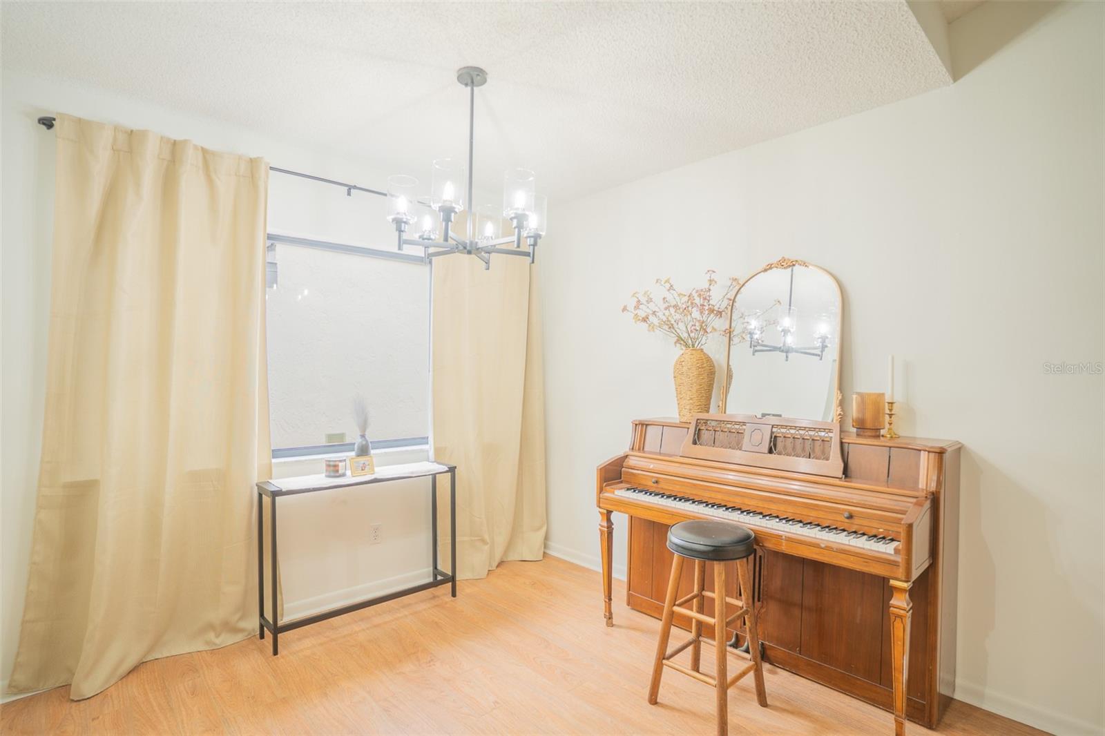 Image 6 of 30 For 302 La Serena