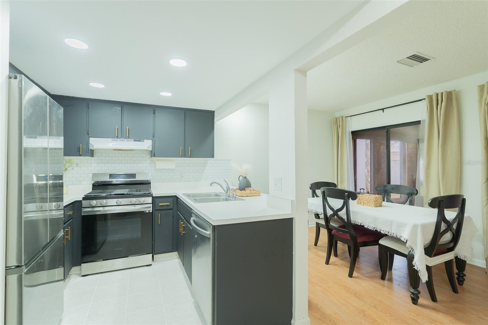 Image 9 of 30 For 302 La Serena