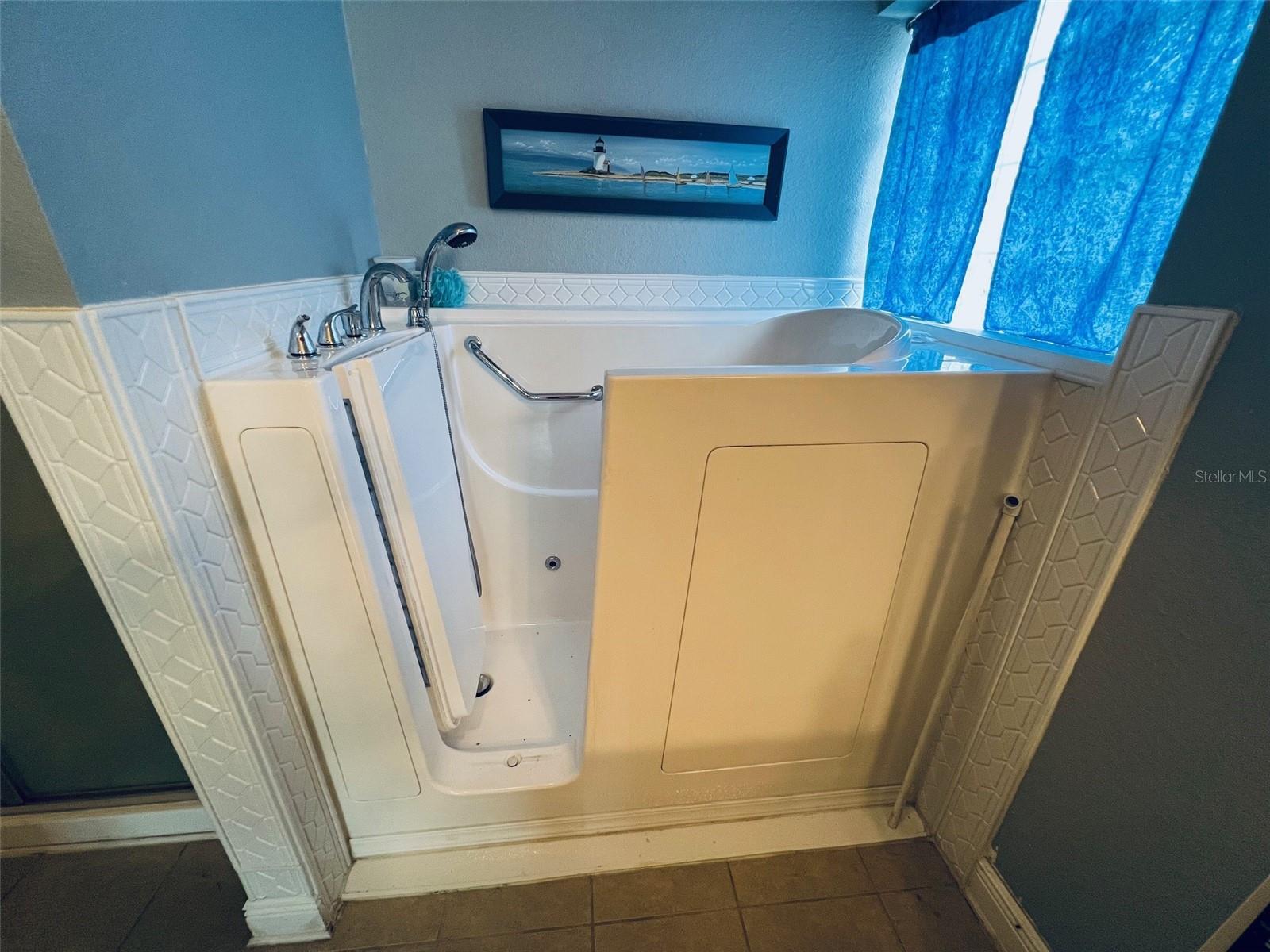 Image 16 of 26 For 3971 Island Lakes Drive