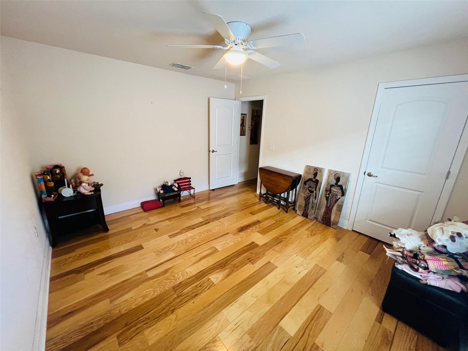 Image 18 of 26 For 3971 Island Lakes Drive