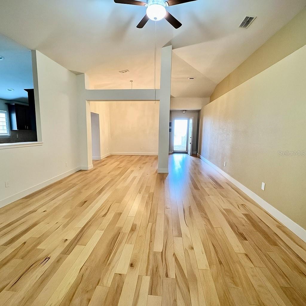 Image 8 of 26 For 3971 Island Lakes Drive