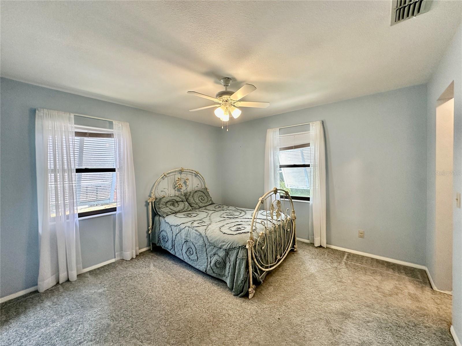 Image 24 of 41 For 2813 Winterset Park