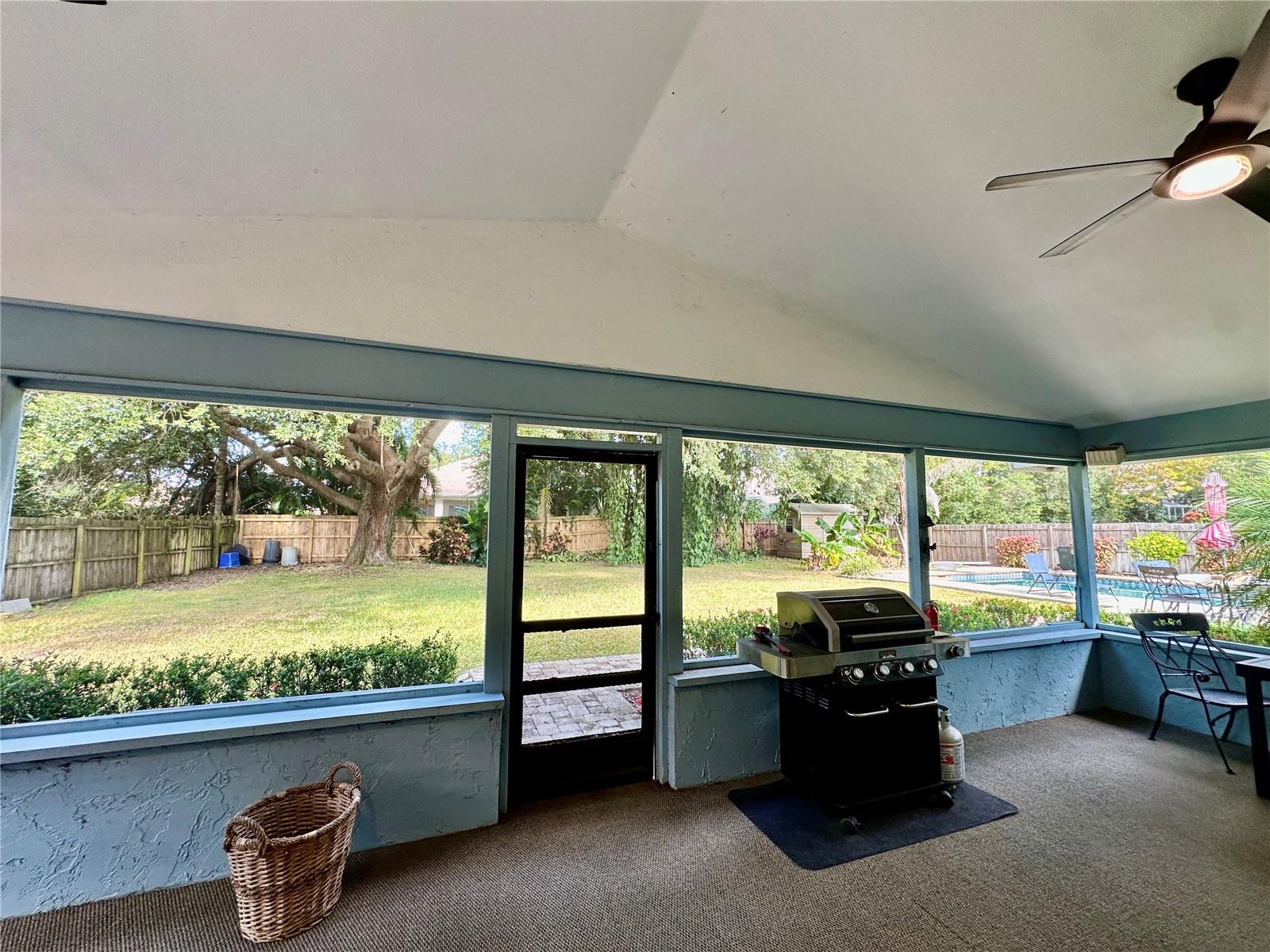 Image 33 of 41 For 2813 Winterset Park