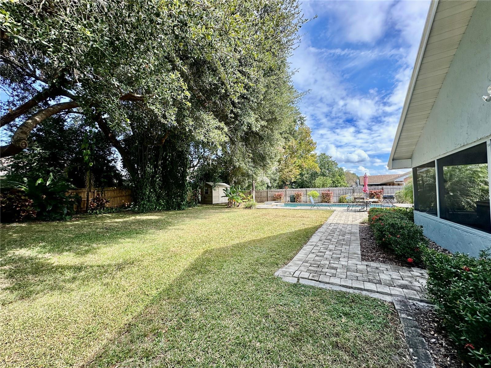 Image 35 of 41 For 2813 Winterset Park