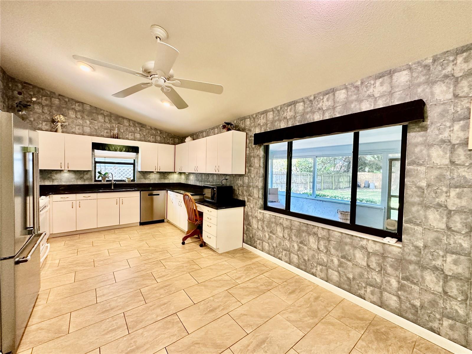 Image 5 of 41 For 2813 Winterset Park