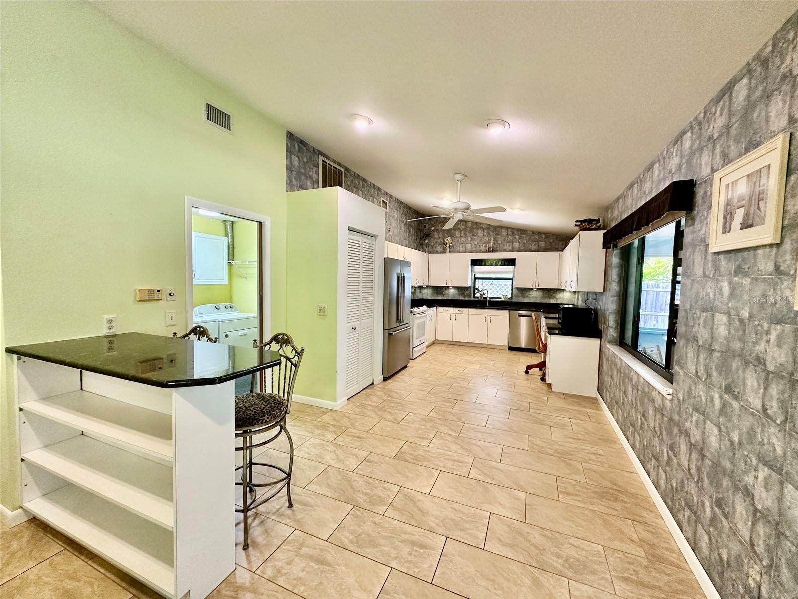 Image 6 of 41 For 2813 Winterset Park