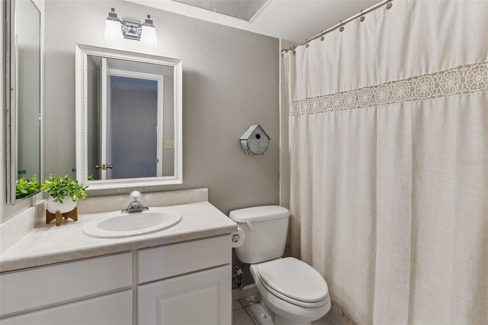 Image 23 of 32 For 127 La Casa  6