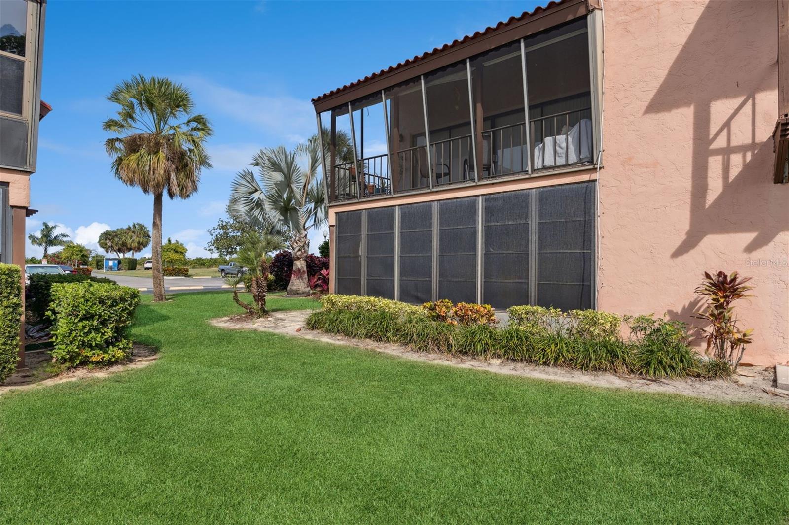 Image 28 of 32 For 127 La Casa  6