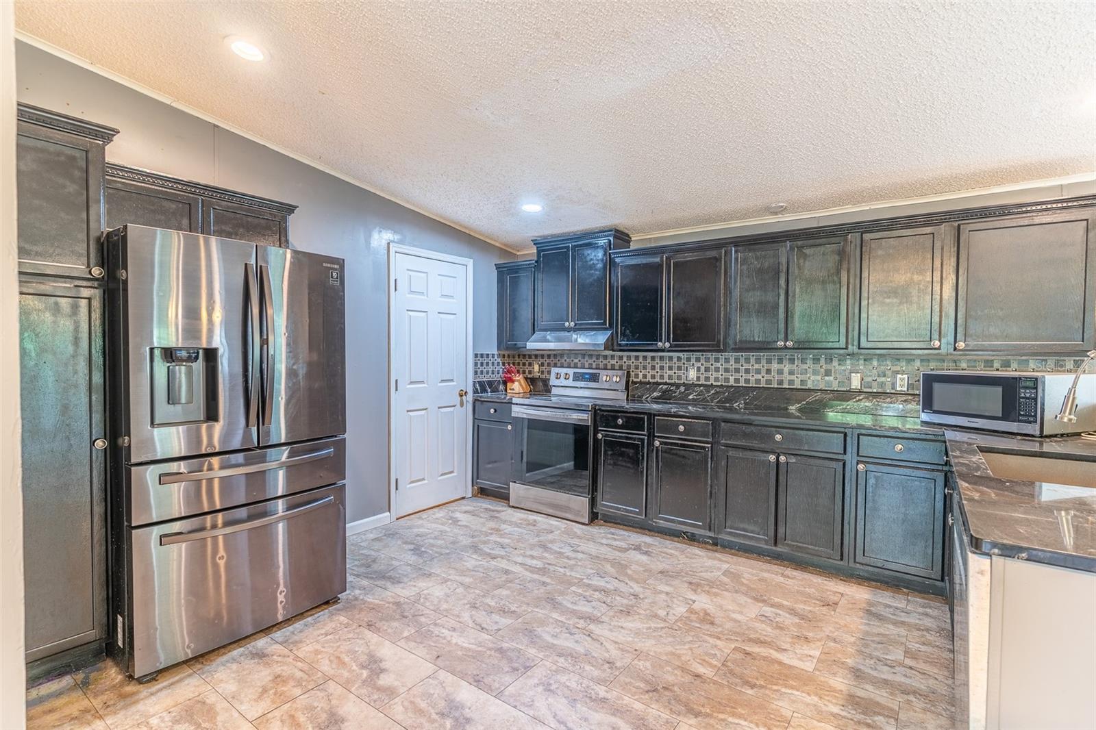 Image 19 of 37 For 17822 Commonwealth Avenue N