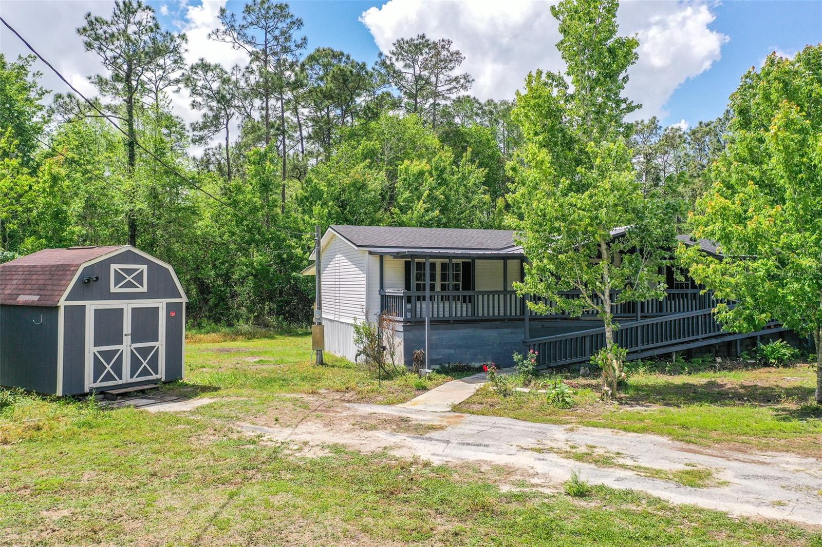 Image 2 of 37 For 17822 Commonwealth Avenue N