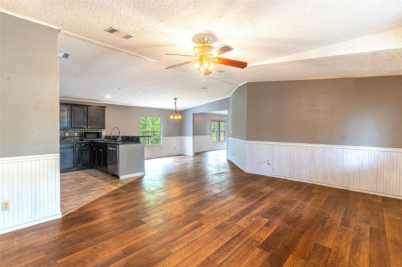 Image 22 of 37 For 17822 Commonwealth Avenue N