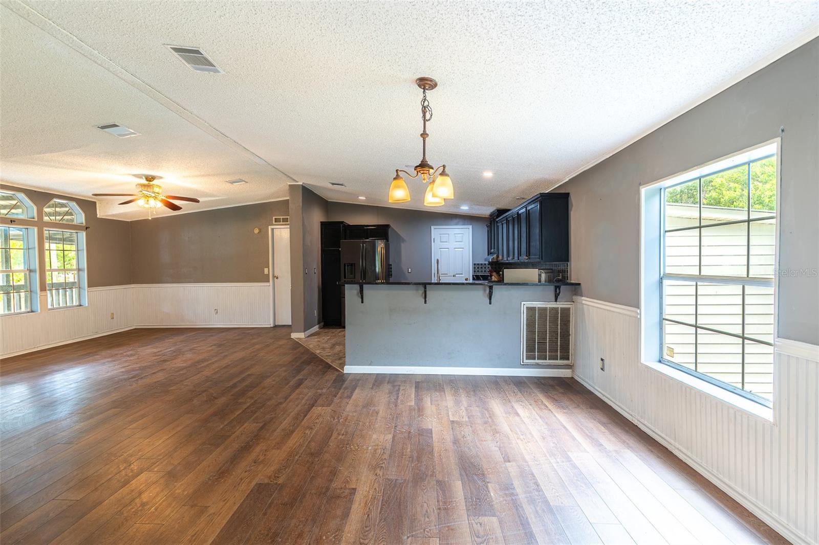 Image 24 of 37 For 17822 Commonwealth Avenue N