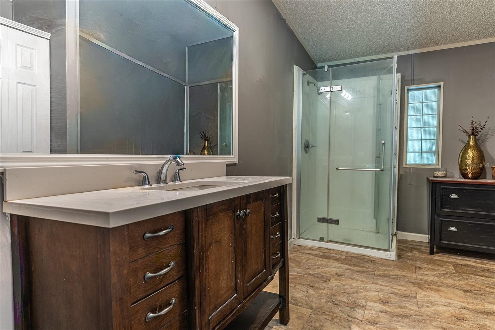 Image 28 of 37 For 17822 Commonwealth Avenue N