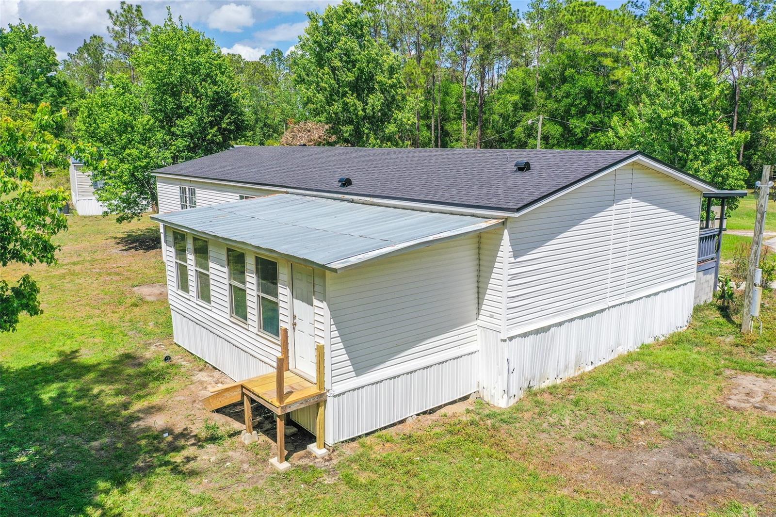 Image 5 of 37 For 17822 Commonwealth Avenue N