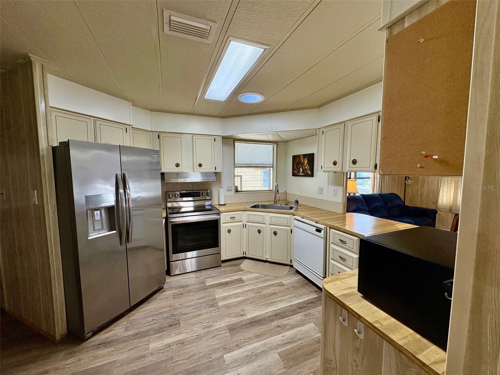 Image 13 of 69 For 6315 Grove Pointe Drive Se