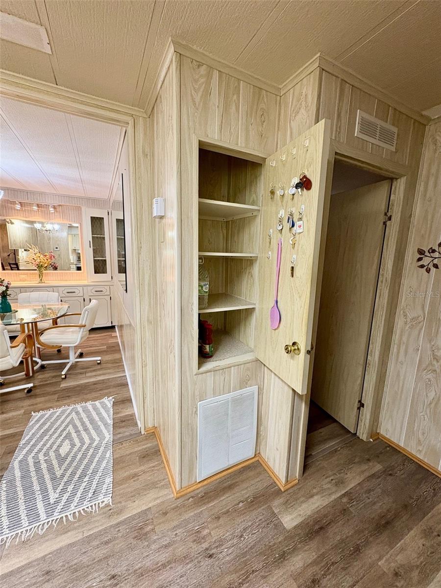 Image 21 of 69 For 6315 Grove Pointe Drive Se