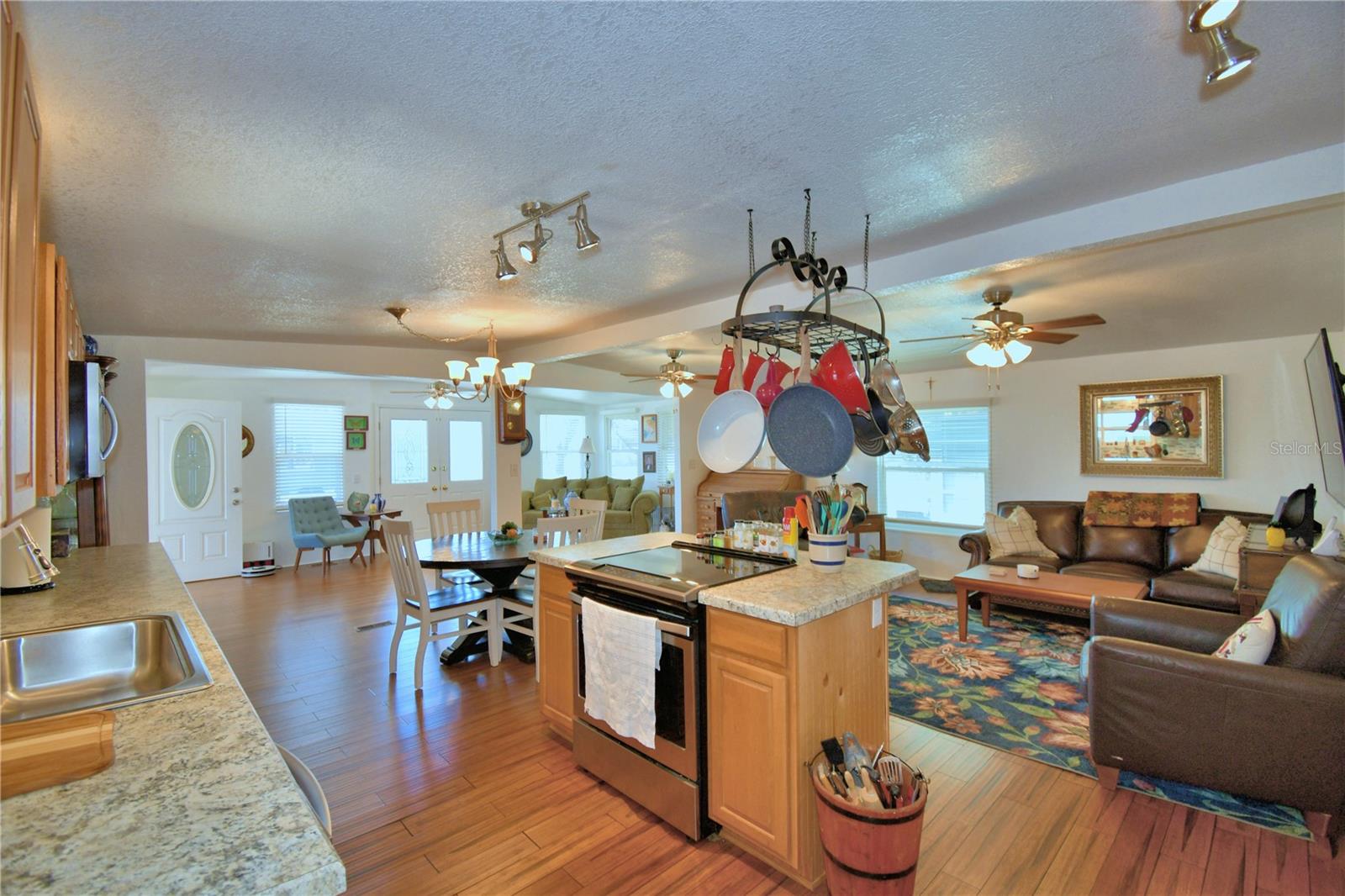 Image 13 of 60 For 4017 Rolling Oaks Drive