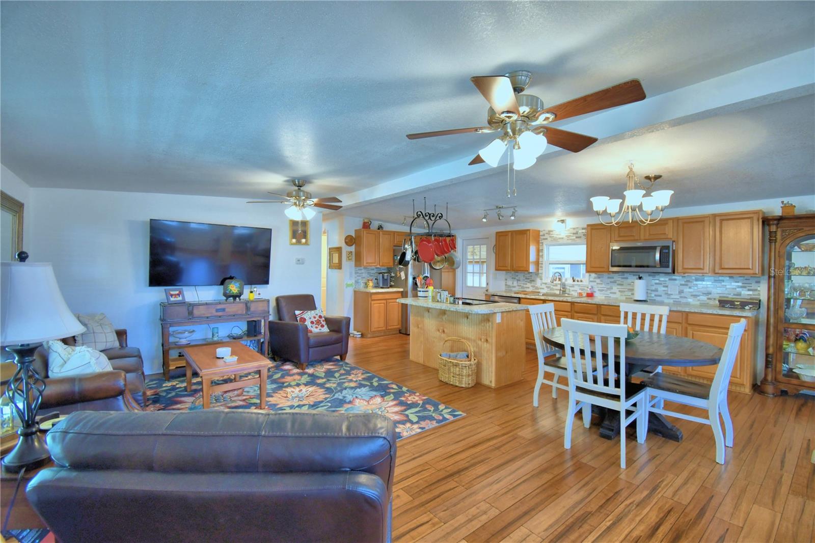 Image 17 of 60 For 4017 Rolling Oaks Drive