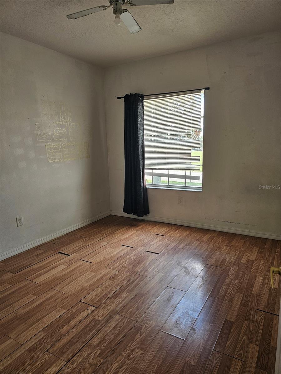 Image 15 of 21 For 704 Eola Way