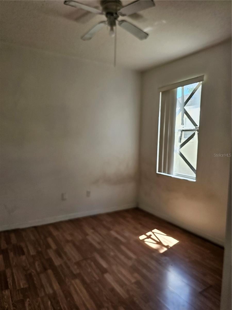 Image 16 of 21 For 704 Eola Way